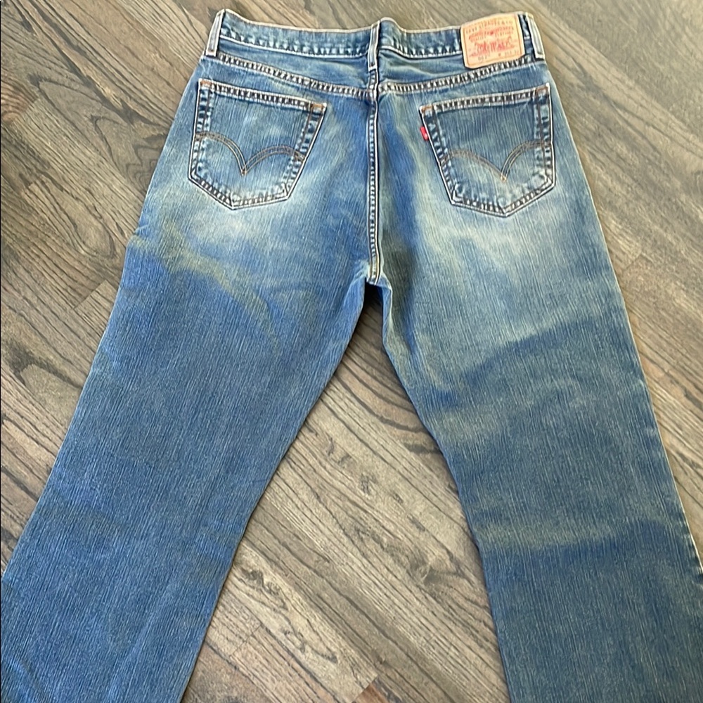 Levi's Blue Straight Jeans with Classic Fit and Natural Fading
